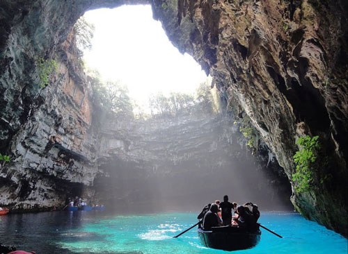 زیباترین غار و دریاچه جهان در جزیره کفالونیا یونان 