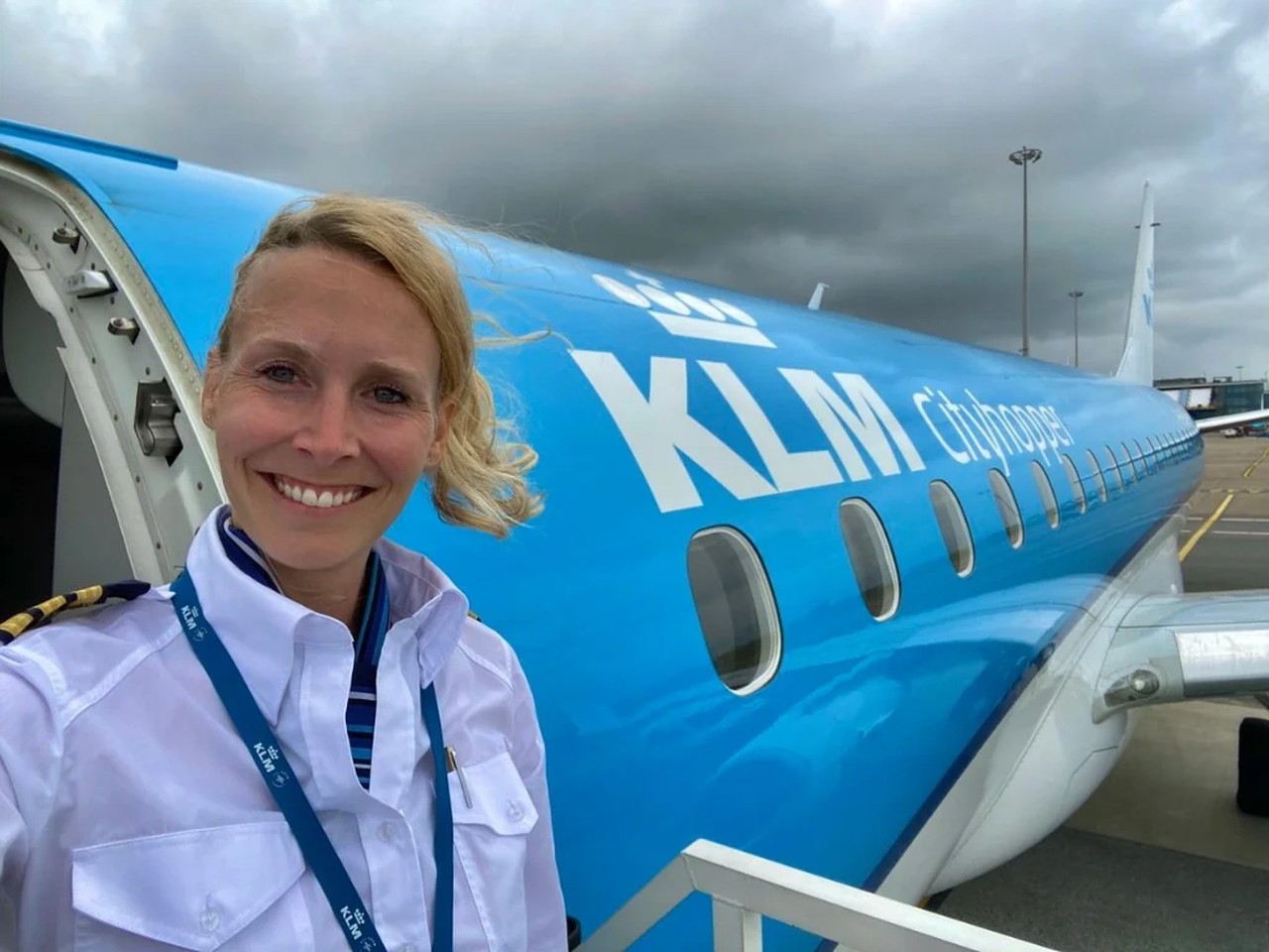 فاصله ایران تا هلند با هواپیما چند ساعت است: راهنمایی جامع برای مسافران